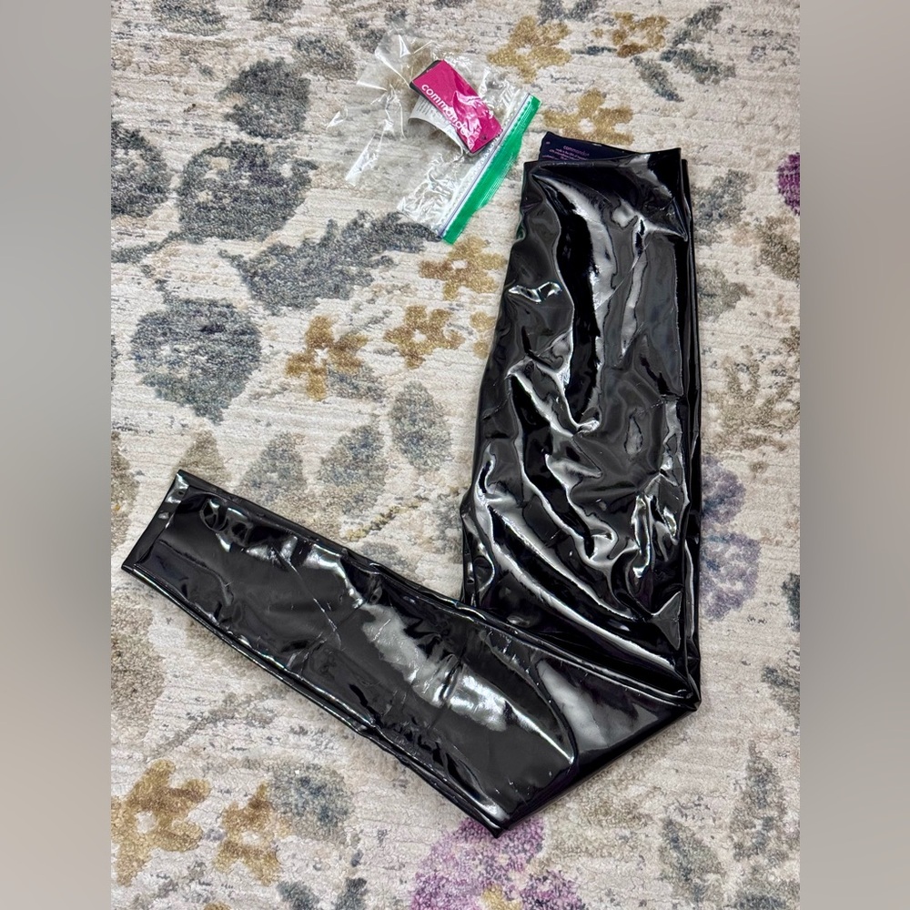 𝅺Commando PVC Black Leggings size small - Picture 4 of 4